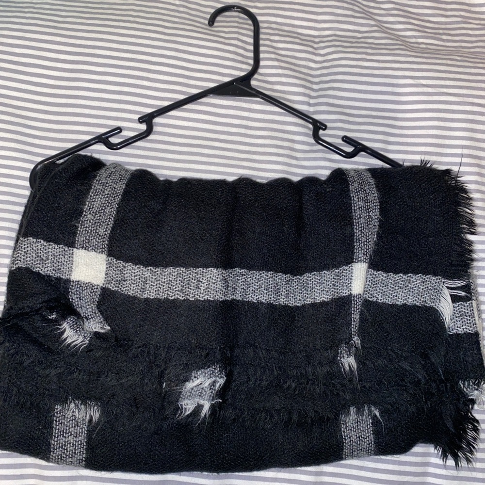 Old navy scarf